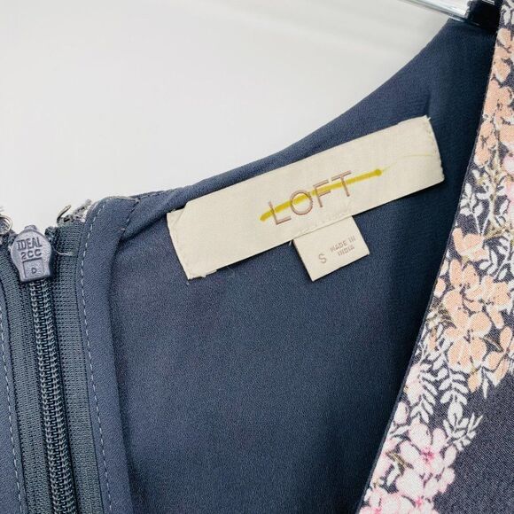 LOFT Size Small Gray Striped Floral V Neck Tie Waist Wide Leg Jumpsuit - Picture 10 of 12